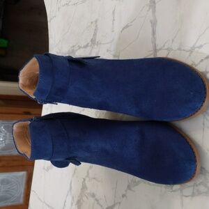 Blue faux suede booties